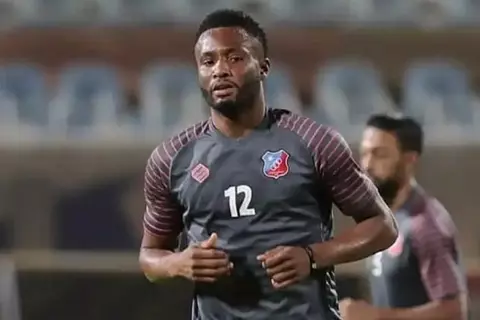 بعد 4 سنوات.. سام مرسي يعيد واقعة جون أوبي ميكيل إلى الكويت